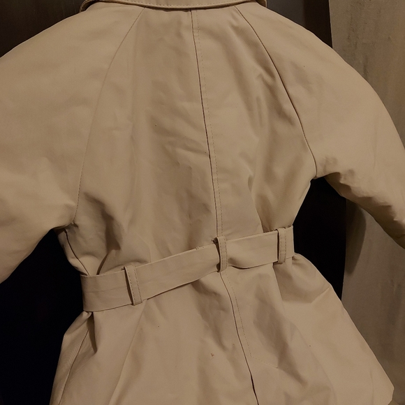 Zara babygirl belted trench coat. Snap closures - Picture 2 of 5